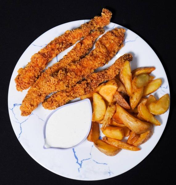 Crispy de Pui cu Cartofi Wedges și Sos la Alegere